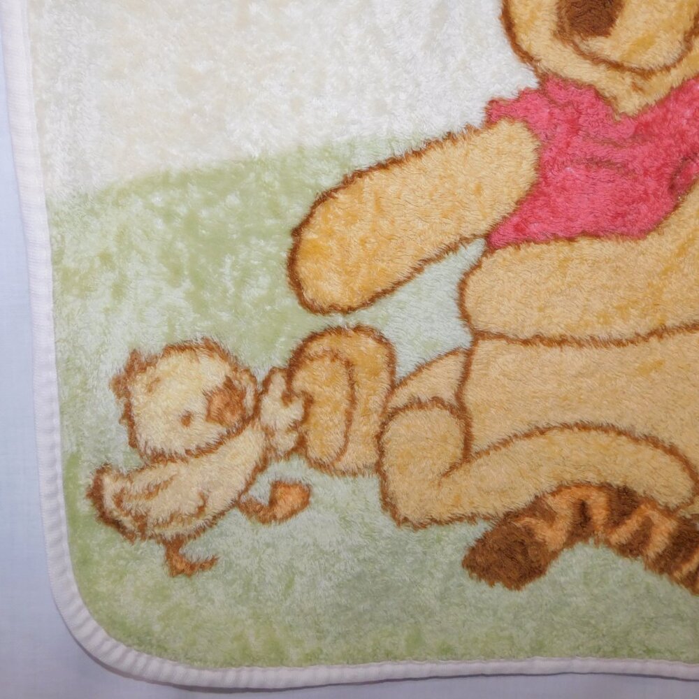VTG Winnie the Pooh Tigger Duck Yellow Fleece Baby  Blanket 35" x 40" **READ - Picture 4 of 6